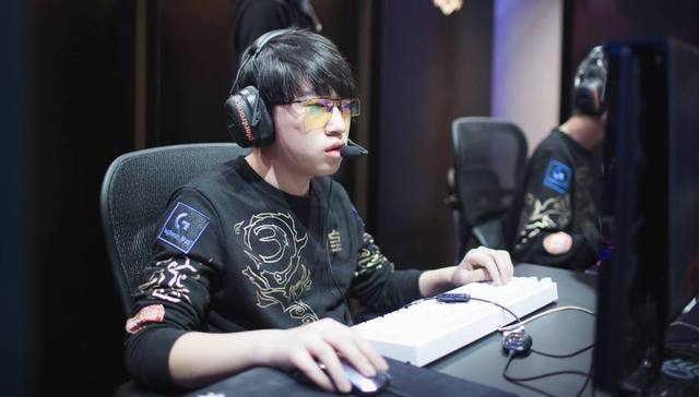 搭配出席 搭配出席